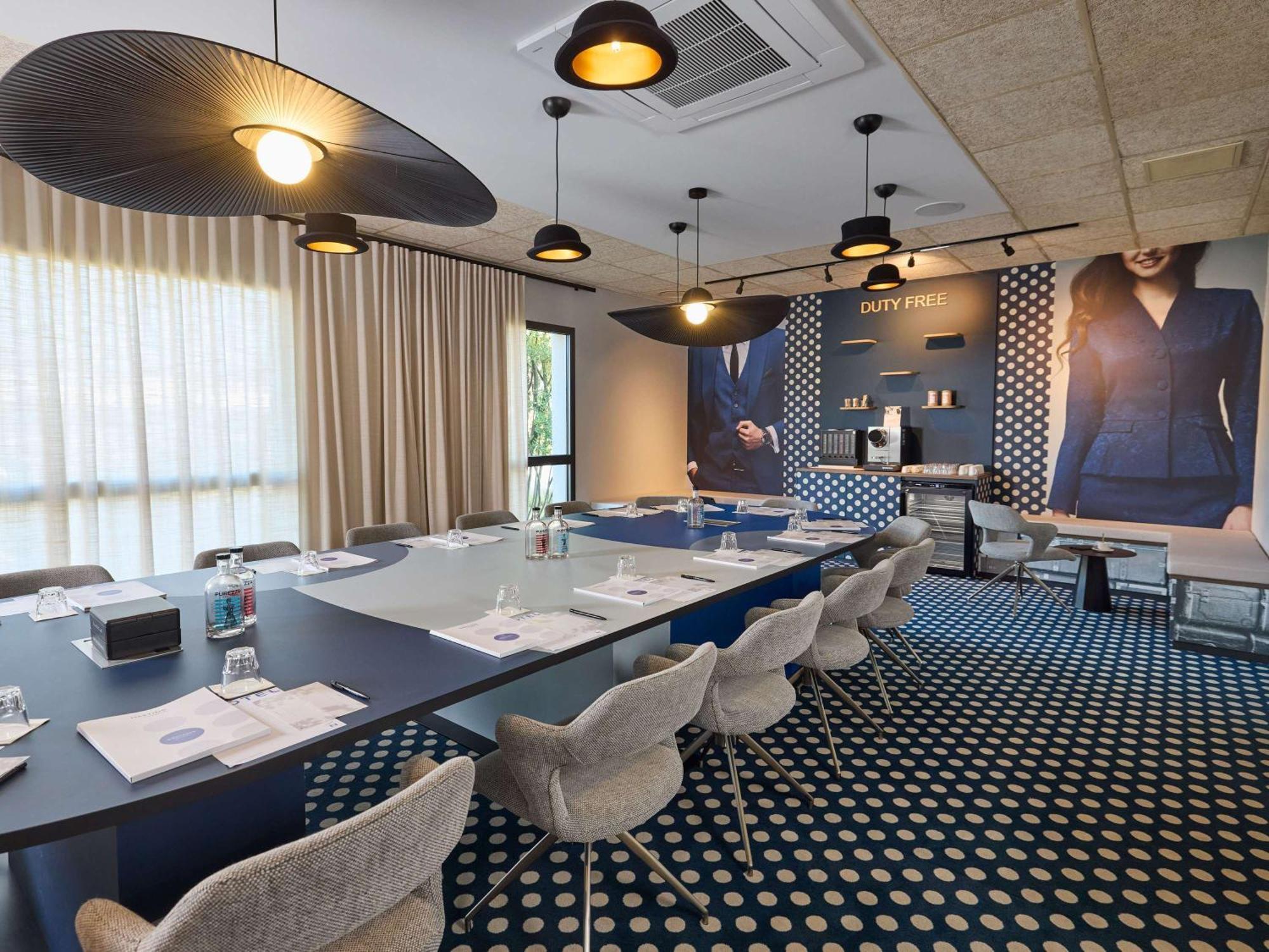 Novotel Valence Sud Bagian luar foto